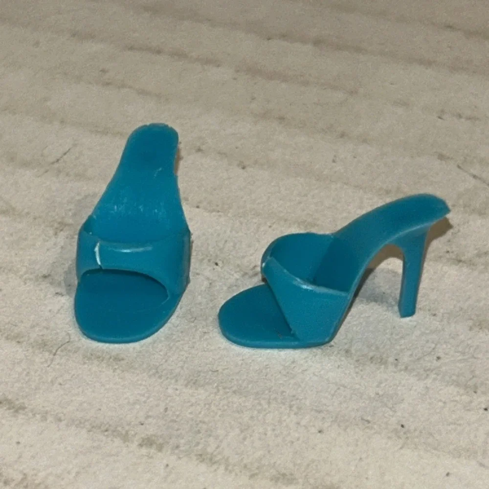 Barbie Superstar 1986 WHITNEY Doll JEWEL SECRETS clothes-blue mules OT shoes C3